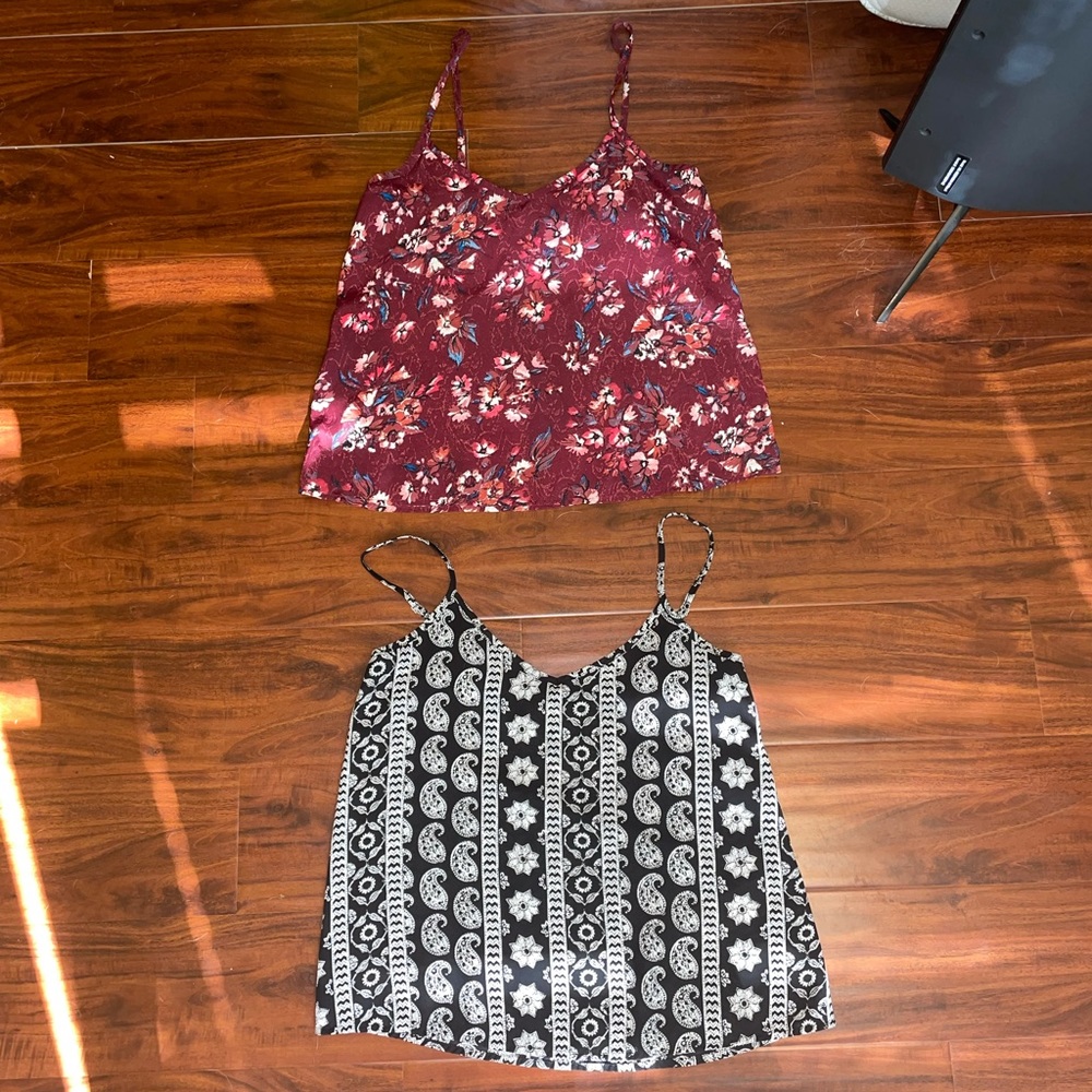 Bundle of 2 tanks